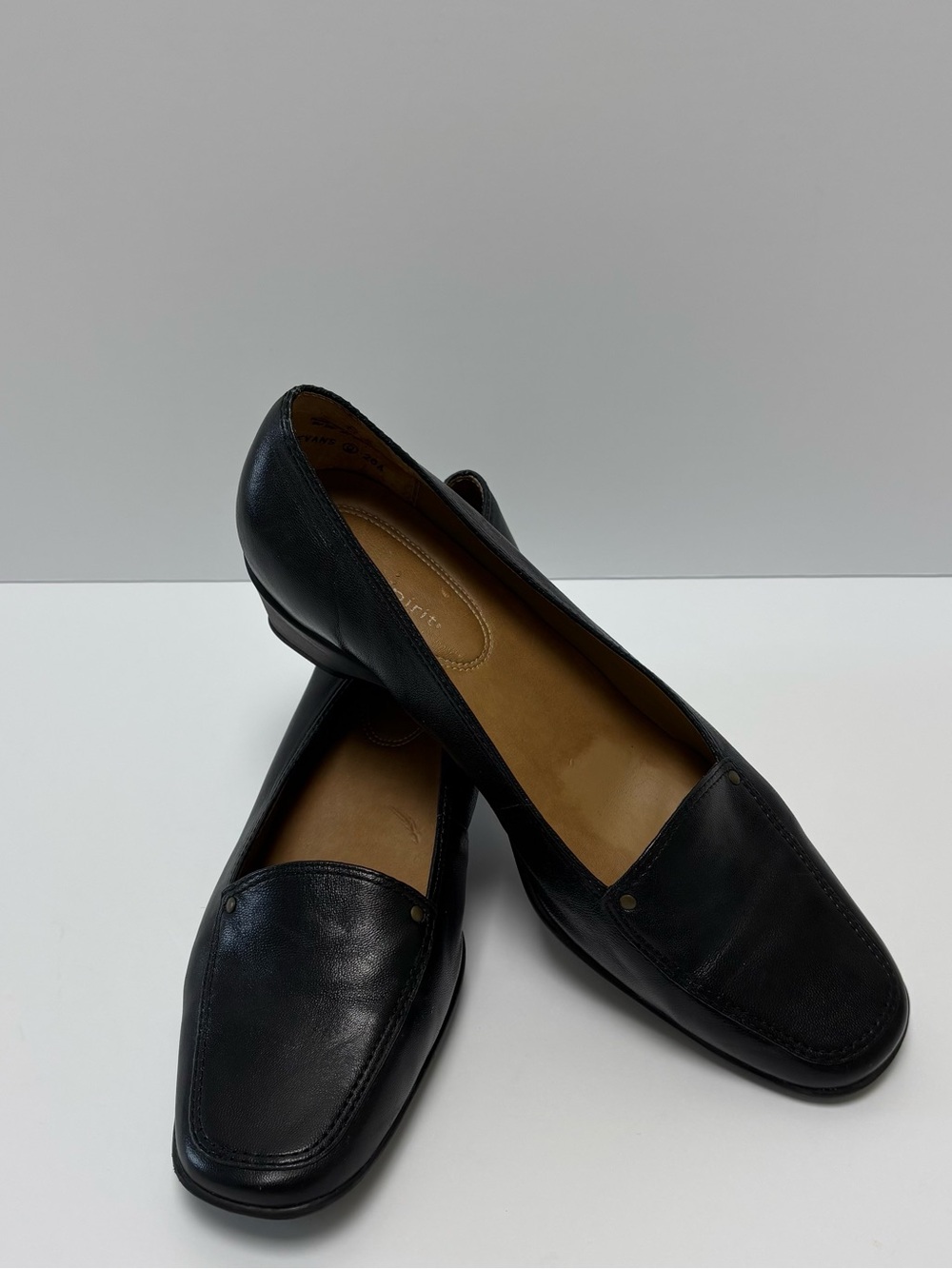 Easy Spirit ESEVANS Black Leather Loafers Women’s Size 8B Comfort Slip-On Work